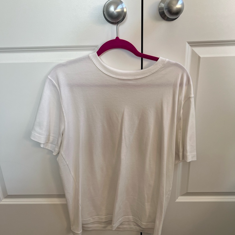 Aritzia White Short Sleeve Tee